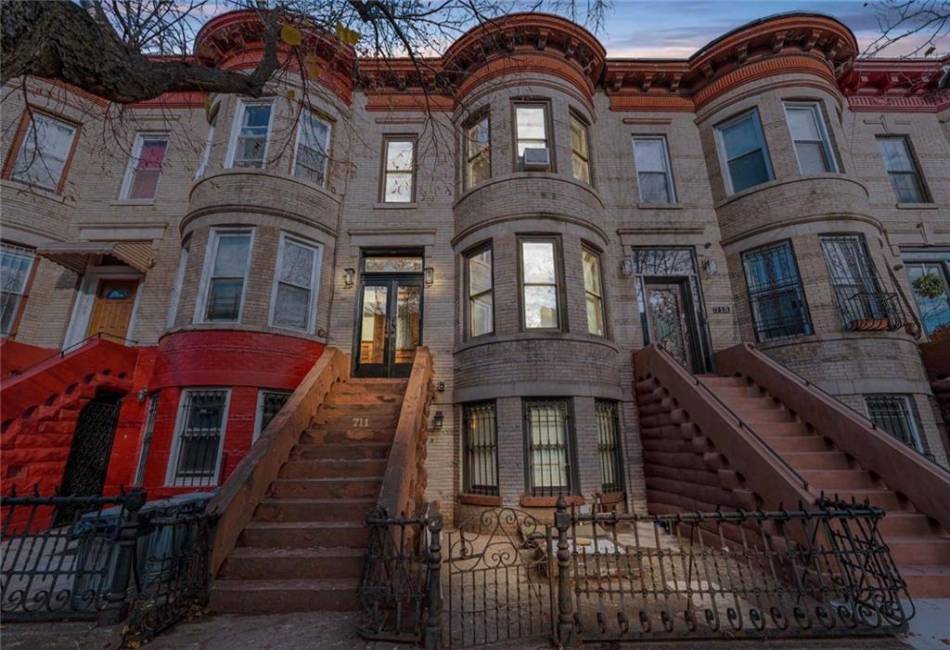 711 MacDonough Street, Brooklyn, New York 11233, 6 Bedrooms Bedrooms, ,4 BathroomsBathrooms,Residential,For Sale,MacDonough,488028