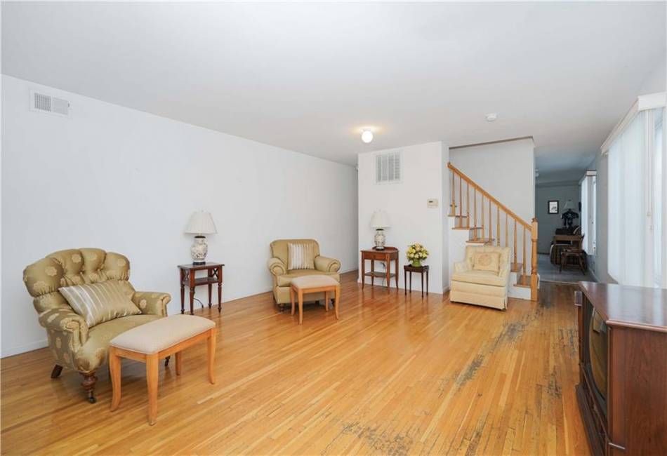 87 Burke Avenue, Staten Island, New York 10314, 3 Bedrooms Bedrooms, ,4 BathroomsBathrooms,Residential,For Sale,Burke,488070