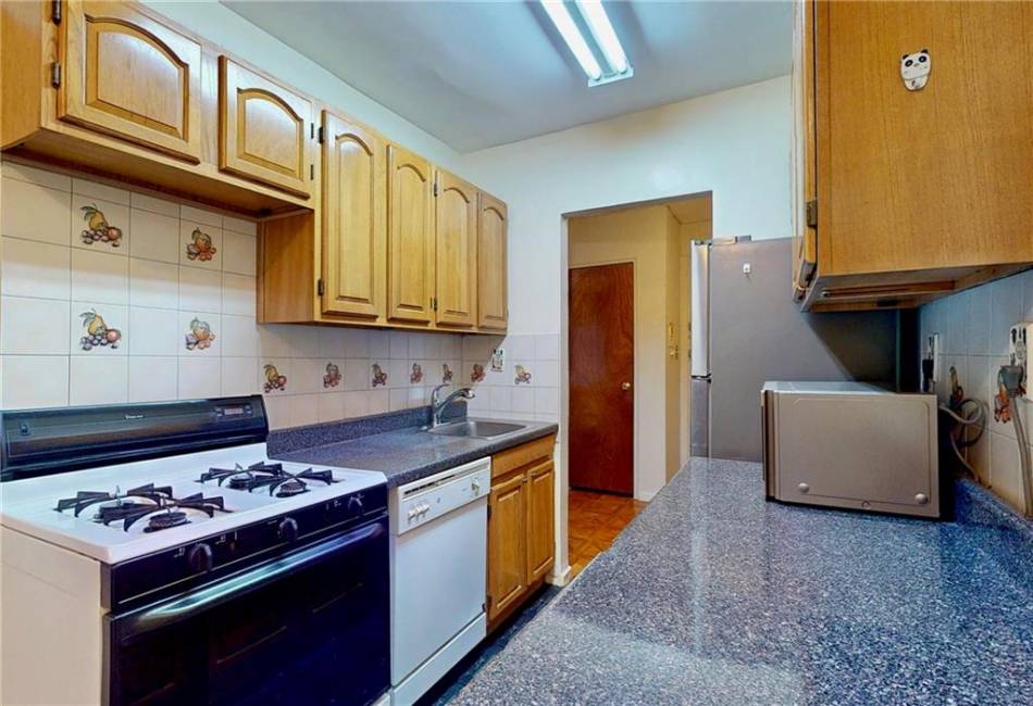 1213 Avenue Z, Brooklyn, New York 11235, 1 Bedroom Bedrooms, ,1 BathroomBathrooms,Residential,For Sale,Avenue Z,488006