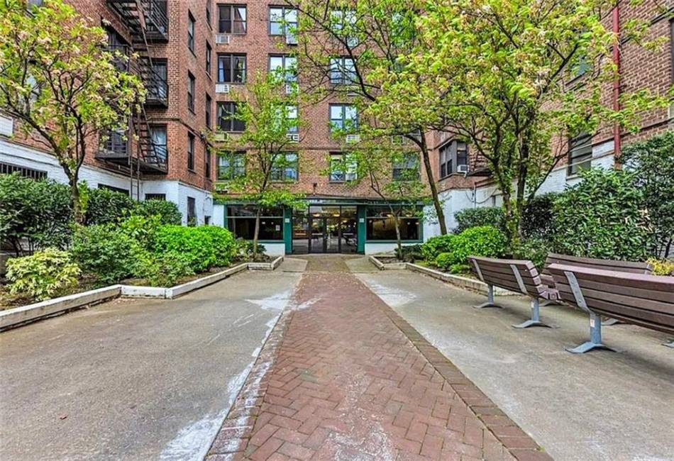 1213 Avenue Z, Brooklyn, New York 11235, 1 Bedroom Bedrooms, ,1 BathroomBathrooms,Residential,For Sale,Avenue Z,488006