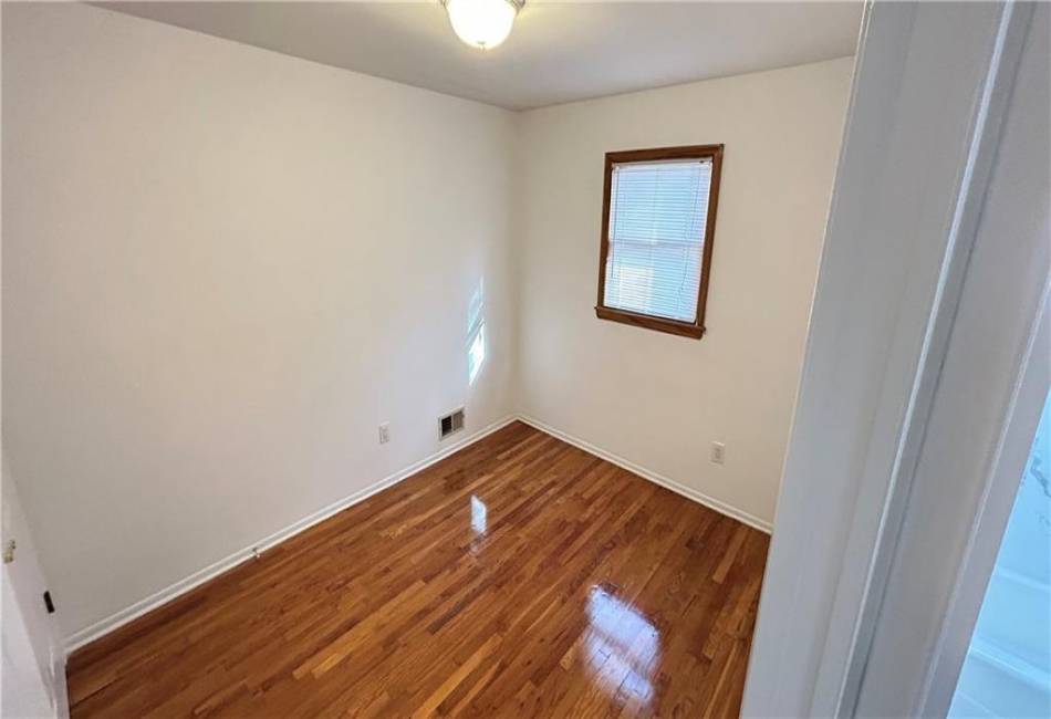 43 Tremont Avenue, Staten Island, New York 10314, 3 Bedrooms Bedrooms, ,2 BathroomsBathrooms,Residential,For Sale,Tremont,488083