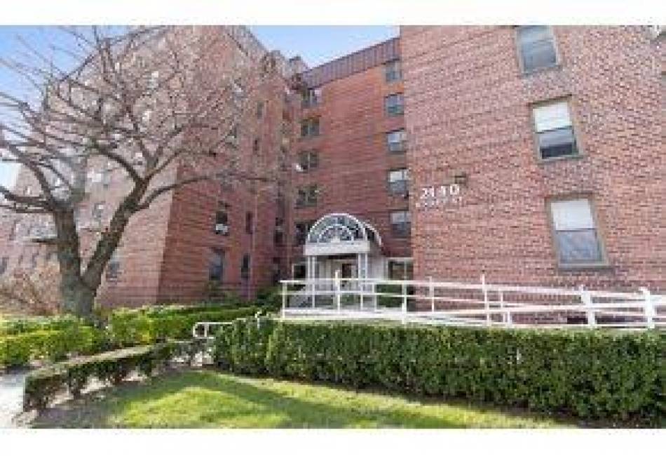 2140 Knapp Street, Brooklyn, New York 11229, 2 Bedrooms Bedrooms, ,1 BathroomBathrooms,Residential,For Sale,Knapp,488096