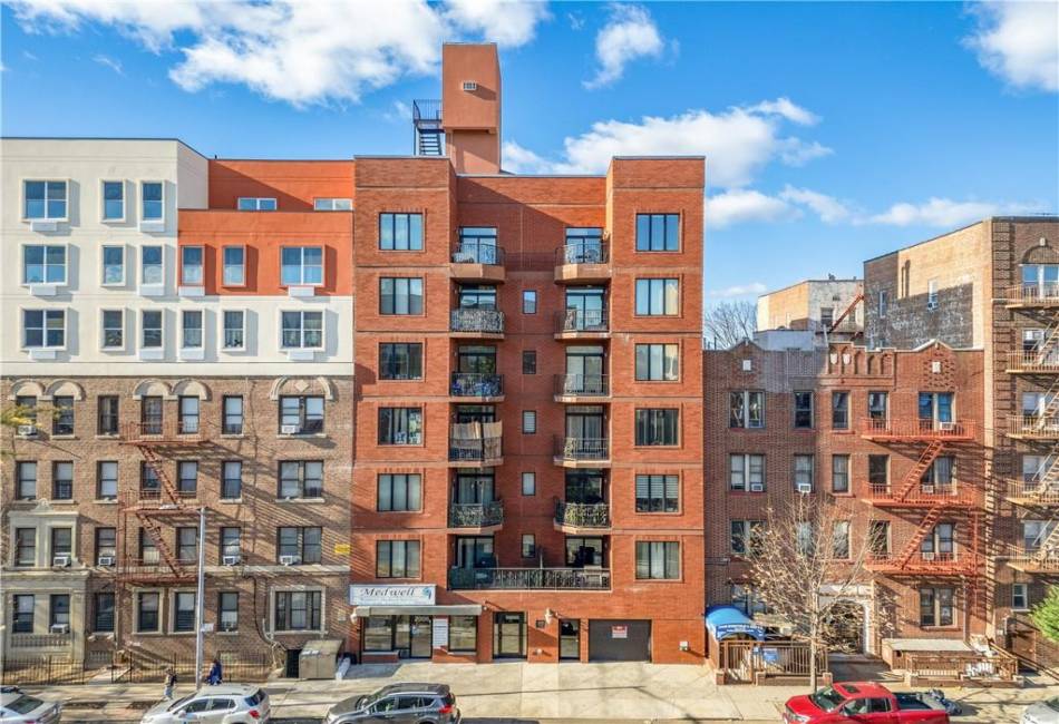 2008 Ocean Avenue, Brooklyn, New York 11230, 4 Bedrooms Bedrooms, ,2 BathroomsBathrooms,Residential,For Sale,Ocean,487949