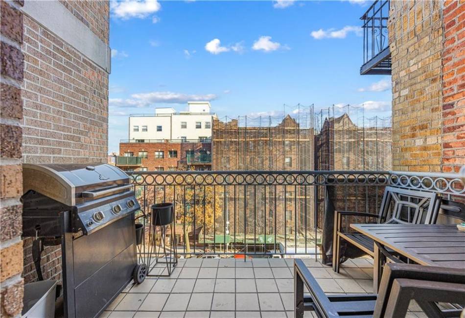 2158 Ocean Avenue, Brooklyn, New York 11229, 2 Bedrooms Bedrooms, ,2 BathroomsBathrooms,Rental,For Sale,Ocean,488116