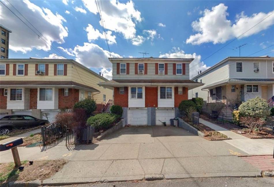 958 Clove Road, Staten Island, New York 10301, 3 Bedrooms Bedrooms, ,2 BathroomsBathrooms,Residential,For Sale,Clove,488123