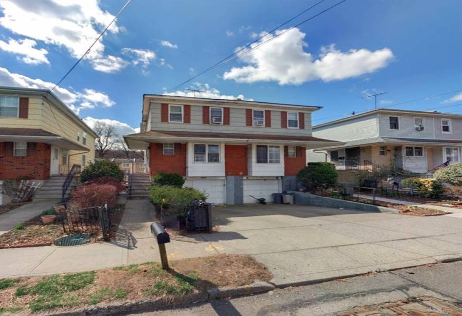 958 Clove Road, Staten Island, New York 10301, 3 Bedrooms Bedrooms, ,2 BathroomsBathrooms,Residential,For Sale,Clove,488123