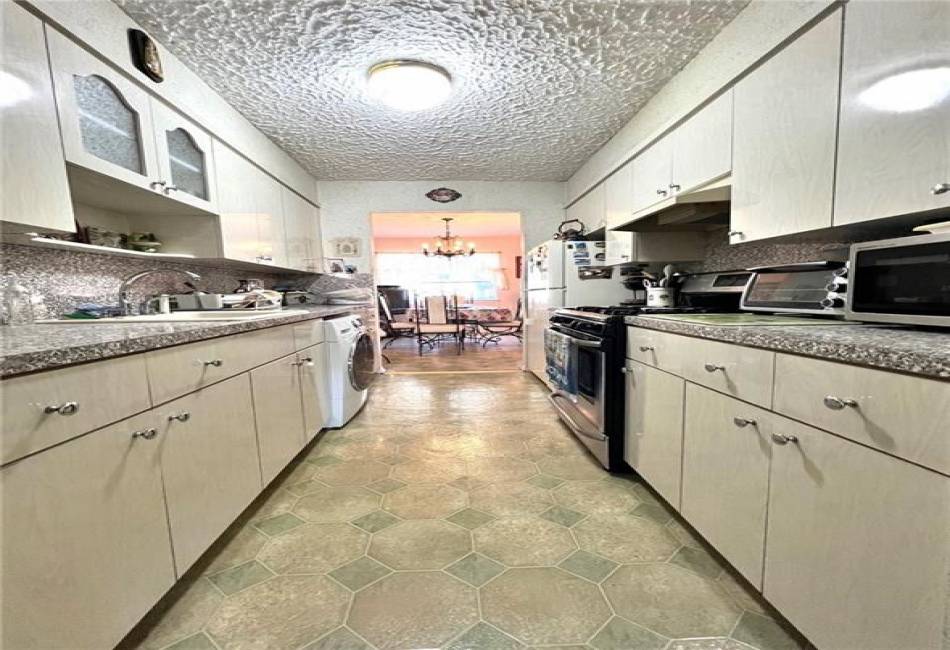 8742 16th Avenue, Brooklyn, New York 11214, 5 Bedrooms Bedrooms, ,4 BathroomsBathrooms,Residential,For Sale,16th,488124