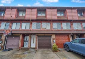 9 Maryland Lane, Staten Island, New York 10305, 2 Bedrooms Bedrooms, ,3 BathroomsBathrooms,Residential,For Sale,Maryland,488133