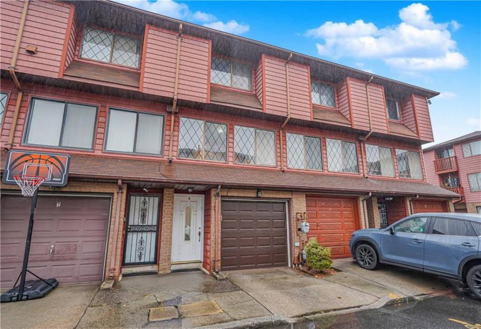 9 Maryland Lane, Staten Island, New York 10305, 2 Bedrooms Bedrooms, ,3 BathroomsBathrooms,Residential,For Sale,Maryland,488133