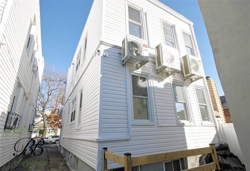 1372 94th Street, Brooklyn, New York 11236, 4 Bedrooms Bedrooms, ,3 BathroomsBathrooms,Residential,For Sale,94th,488114