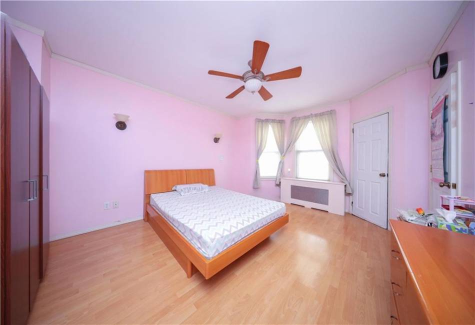 39 Reynolds Street, Staten Island, New York 10305, 3 Bedrooms Bedrooms, ,2 BathroomsBathrooms,Residential,For Sale,Reynolds,488165