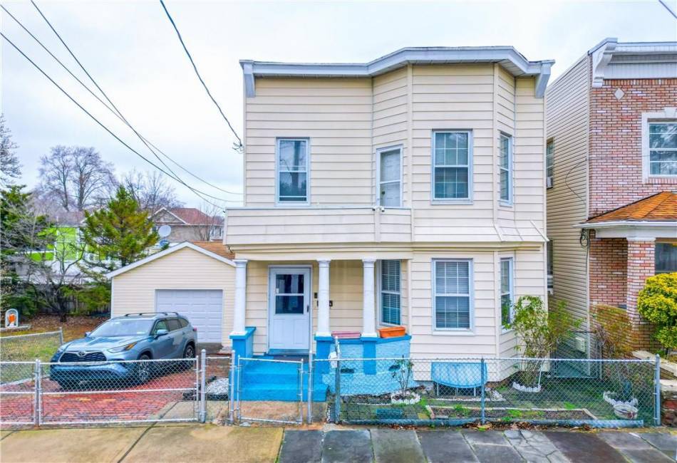 39 Reynolds Street, Staten Island, New York 10305, 3 Bedrooms Bedrooms, ,2 BathroomsBathrooms,Residential,For Sale,Reynolds,488165