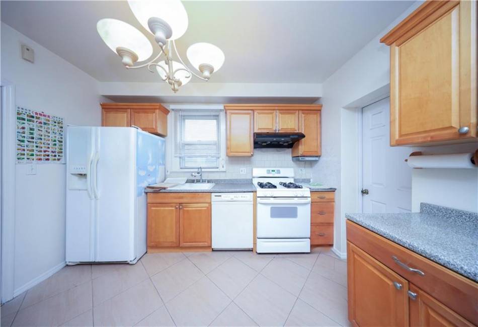 39 Reynolds Street, Staten Island, New York 10305, 3 Bedrooms Bedrooms, ,2 BathroomsBathrooms,Residential,For Sale,Reynolds,488165