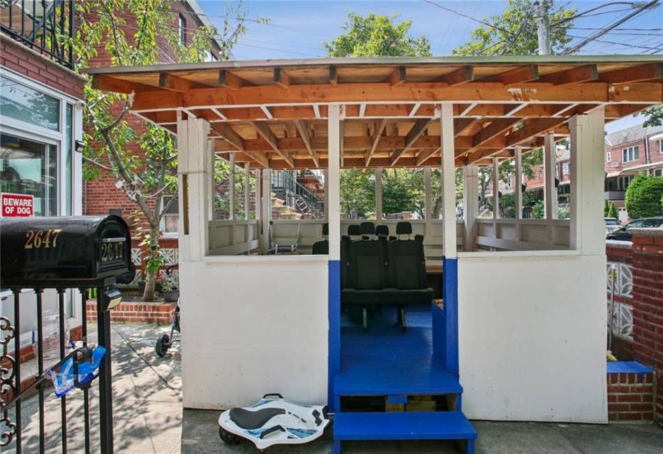 2647 Brown Street, Brooklyn, New York 11235, 5 Bedrooms Bedrooms, ,Residential,For Sale,Brown,488179