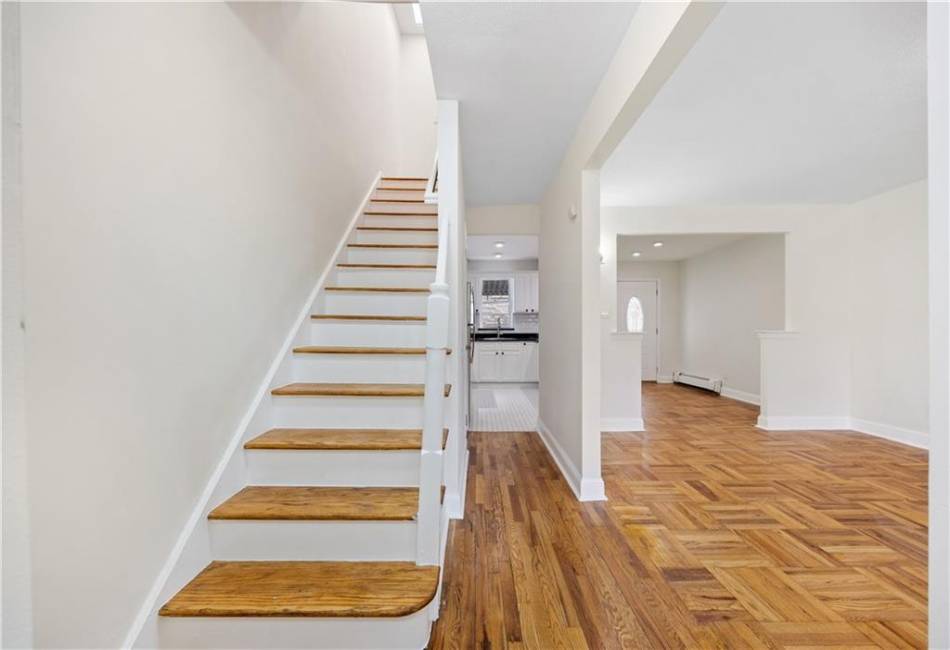 2924 Baisley Avenue, Brooklyn, New York 10461, 3 Bedrooms Bedrooms, ,2 BathroomsBathrooms,Residential,For Sale,Baisley,488190