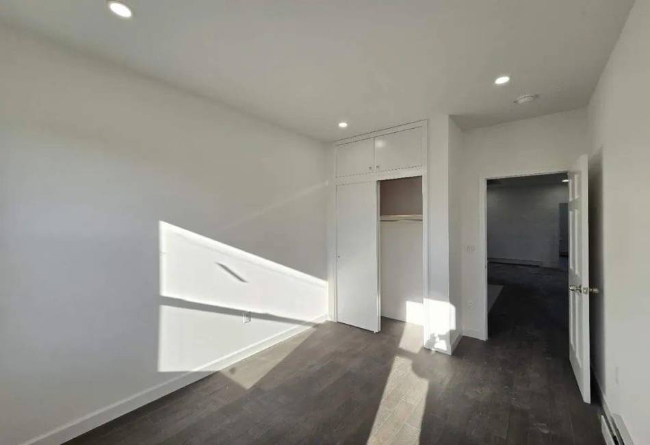 2062 Bath Avenue, Brooklyn, New York 11214, 3 Bedrooms Bedrooms, ,2 BathroomsBathrooms,Rental,For Sale,Bath,488191