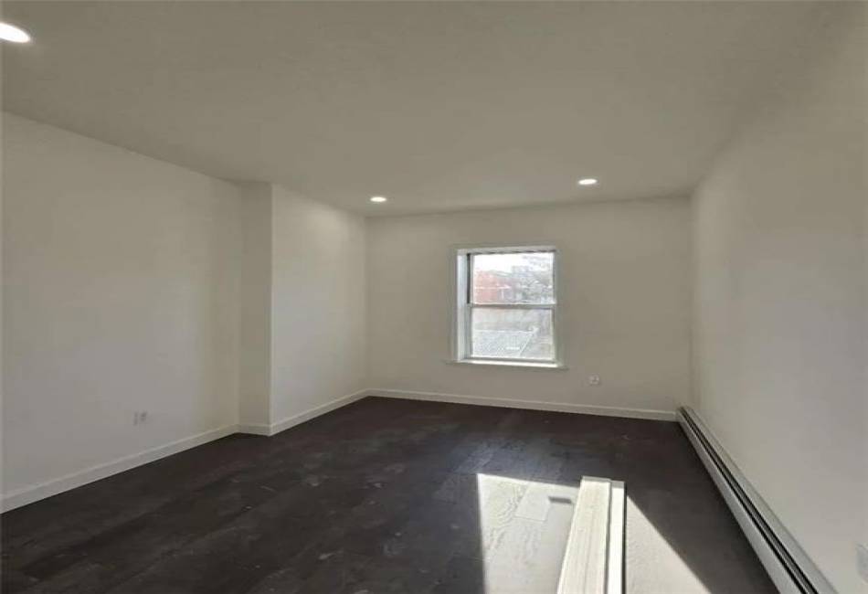 2062 Bath Avenue, Brooklyn, New York 11214, 3 Bedrooms Bedrooms, ,2 BathroomsBathrooms,Rental,For Sale,Bath,488192