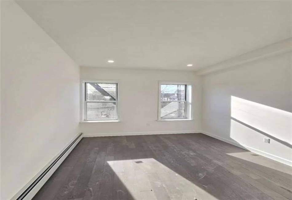 2062 Bath Avenue, Brooklyn, New York 11214, 3 Bedrooms Bedrooms, ,2 BathroomsBathrooms,Rental,For Sale,Bath,488192