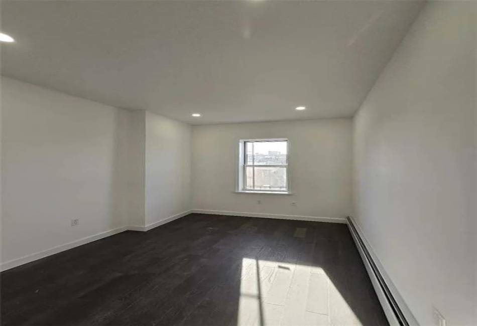 2062 Bath Avenue, Brooklyn, New York 11214, 3 Bedrooms Bedrooms, ,1 BathroomBathrooms,Rental,For Sale,Bath,488193