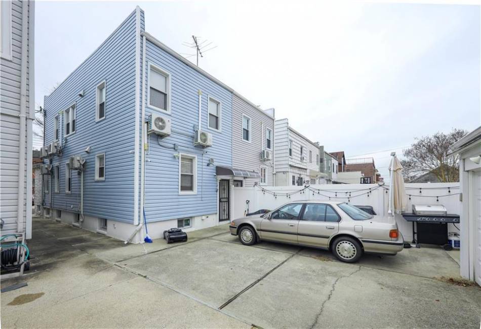 292 Bay 10th Street, Brooklyn, New York 11228, 4 Bedrooms Bedrooms, ,4 BathroomsBathrooms,Residential,For Sale,Bay 10th,488184