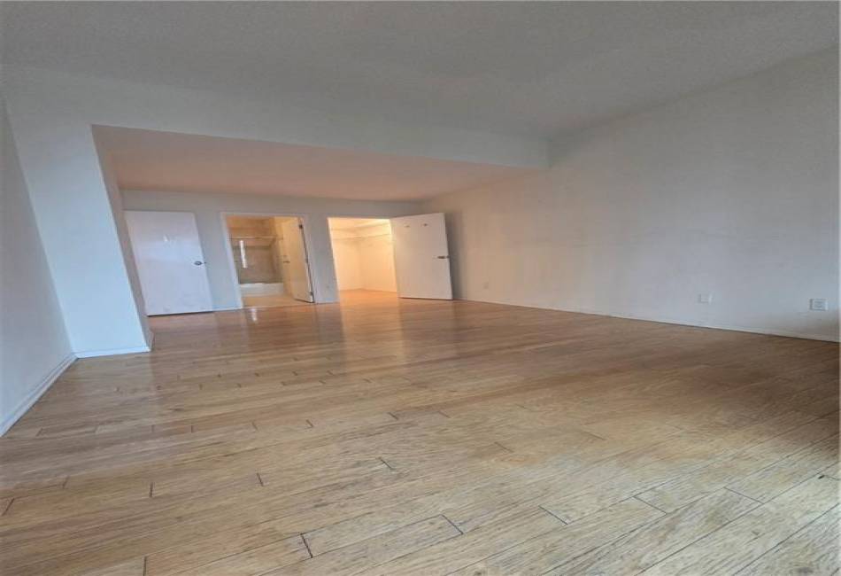 65 Oceana Drive, Brooklyn, New York 11235, 3 Bedrooms Bedrooms, ,3 BathroomsBathrooms,Residential,For Sale,Oceana,488204