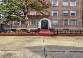 377 Argyle Road, Brooklyn, New York 11218, 1 Bedroom Bedrooms, ,1.5 BathroomsBathrooms,Rental,For Sale,Argyle,488210