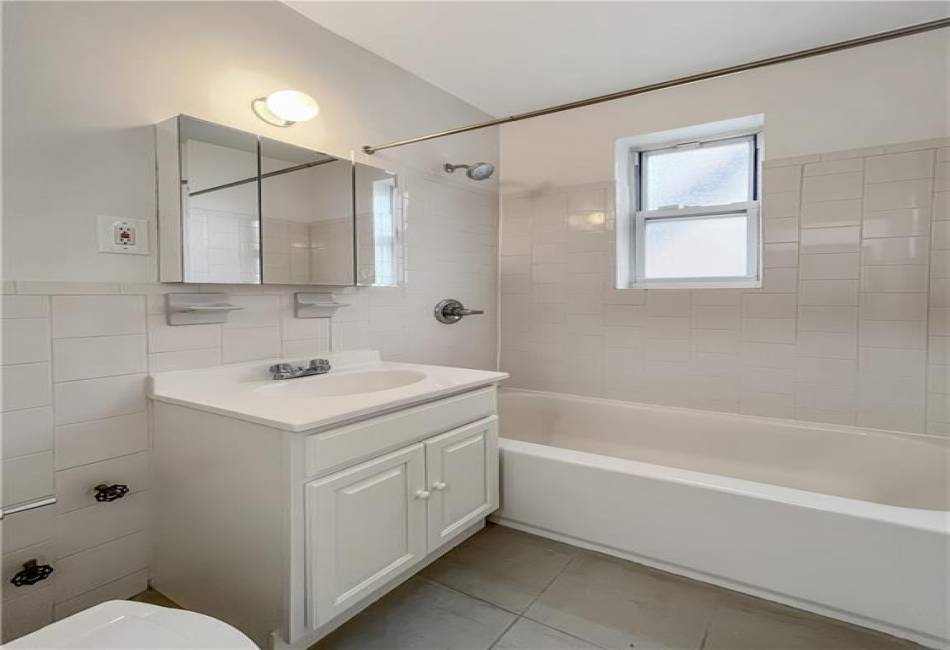 377 Argyle Road, Brooklyn, New York 11218, 1 Bedroom Bedrooms, ,1.5 BathroomsBathrooms,Rental,For Sale,Argyle,488210