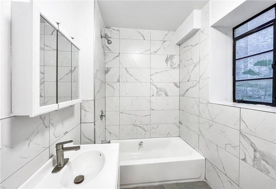 377 Argyle Road, Brooklyn, New York 11218, 2 Bedrooms Bedrooms, ,1 BathroomBathrooms,Rental,For Sale,Argyle,488211