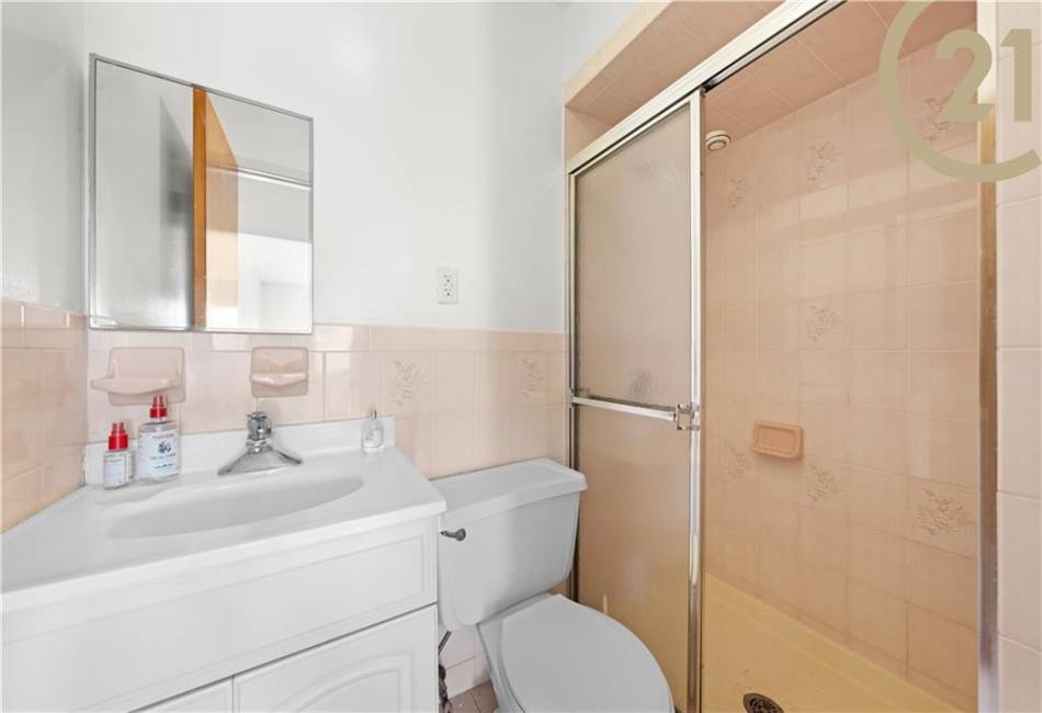 2246 79th St Street, Brooklyn, New York 11214, 8 Bedrooms Bedrooms, ,5 BathroomsBathrooms,Residential,For Sale,79th St,488217