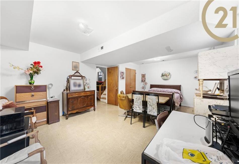 2246 79th St Street, Brooklyn, New York 11214, 8 Bedrooms Bedrooms, ,5 BathroomsBathrooms,Residential,For Sale,79th St,488217