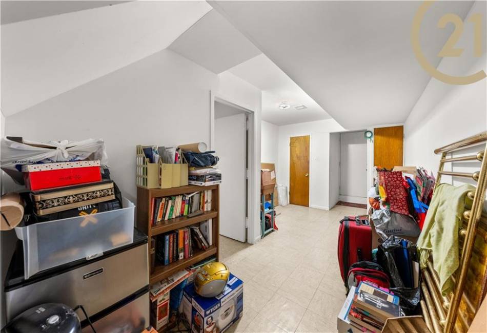 2246 79th St Street, Brooklyn, New York 11214, 8 Bedrooms Bedrooms, ,5 BathroomsBathrooms,Residential,For Sale,79th St,488217