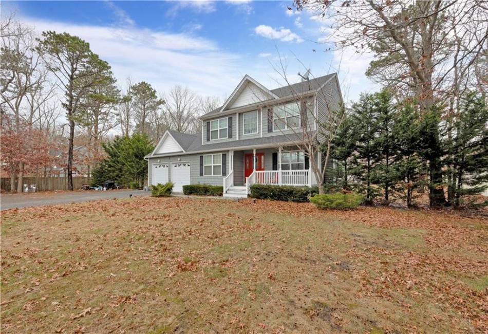 49 Expressway Drive, Suffolk County, New York 11763, 4 Bedrooms Bedrooms, ,3 BathroomsBathrooms,Residential,For Sale,Expressway,488237