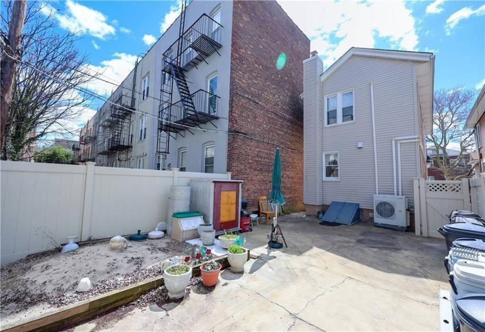 2345 81st Street, Brooklyn, New York 11214, 3 Bedrooms Bedrooms, ,2 BathroomsBathrooms,Residential,For Sale,81st,488270