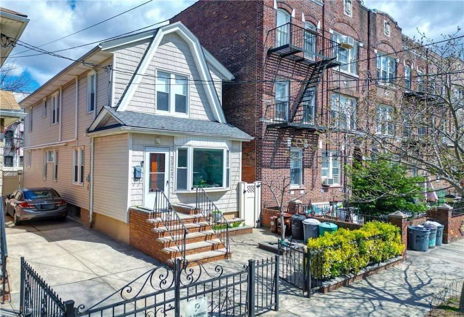 2345 81st Street, Brooklyn, New York 11214, 3 Bedrooms Bedrooms, ,2 BathroomsBathrooms,Residential,For Sale,81st,488270