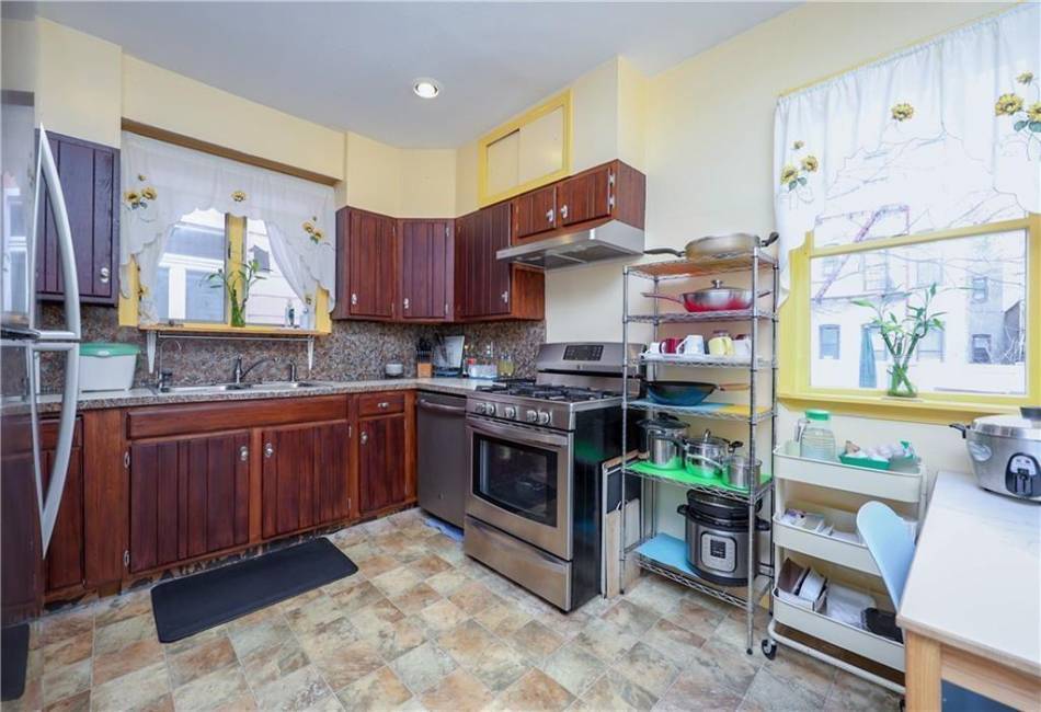 2345 81st Street, Brooklyn, New York 11214, 3 Bedrooms Bedrooms, ,2 BathroomsBathrooms,Residential,For Sale,81st,488270