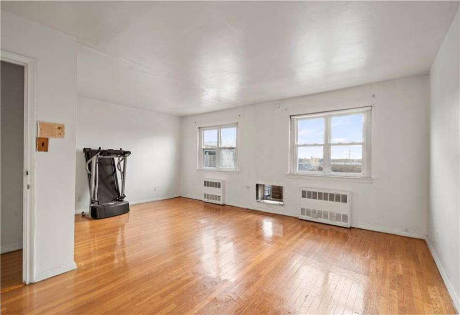 2081 53rd Place, Brooklyn, New York 11234, 7 Bedrooms Bedrooms, ,5 BathroomsBathrooms,Residential,For Sale,53rd,488281