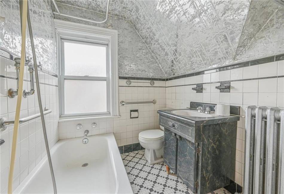 1045 73rd Street, Brooklyn, New York 11228, 5 Bedrooms Bedrooms, ,3 BathroomsBathrooms,Residential,For Sale,73rd,488278