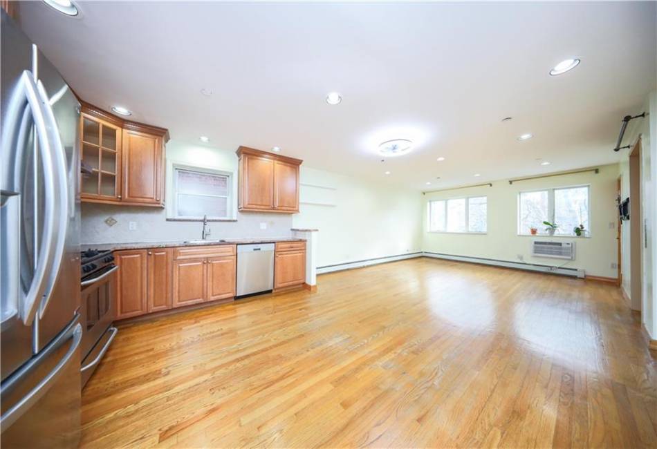 143 Avenue O, Brooklyn, New York 11204, 2 Bedrooms Bedrooms, ,2 BathroomsBathrooms,Residential,For Sale,Avenue O,488251