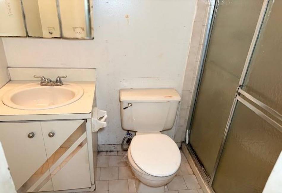 1229 80th Street, Brooklyn, New York 11236, 2 Bedrooms Bedrooms, ,2 BathroomsBathrooms,Residential,For Sale,80th,488284