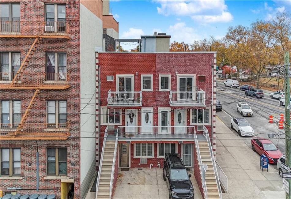 677 88th Street, Brooklyn, New York 11228, 2 Bedrooms Bedrooms, ,2 BathroomsBathrooms,Residential,For Sale,88th,488315