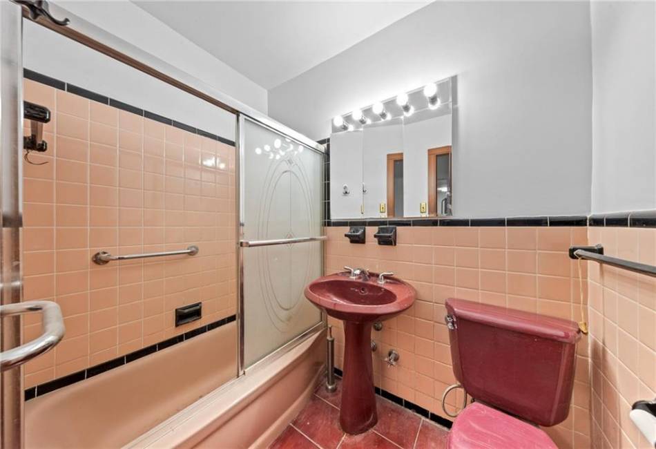 1213 Avenue Z, Brooklyn, New York 11235, 1 Bedroom Bedrooms, ,1 BathroomBathrooms,Residential,For Sale,Avenue Z,488327