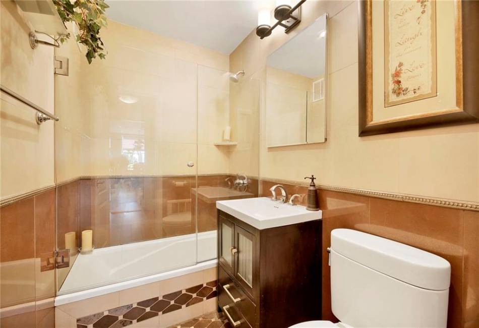 2711 Avenue X, Brooklyn, New York 11235, 2 Bedrooms Bedrooms, ,2 BathroomsBathrooms,Residential,For Sale,Avenue X,488189