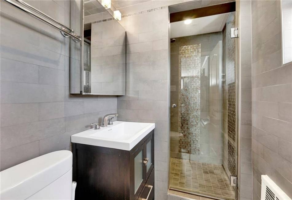 2711 Avenue X, Brooklyn, New York 11235, 2 Bedrooms Bedrooms, ,2 BathroomsBathrooms,Residential,For Sale,Avenue X,488189