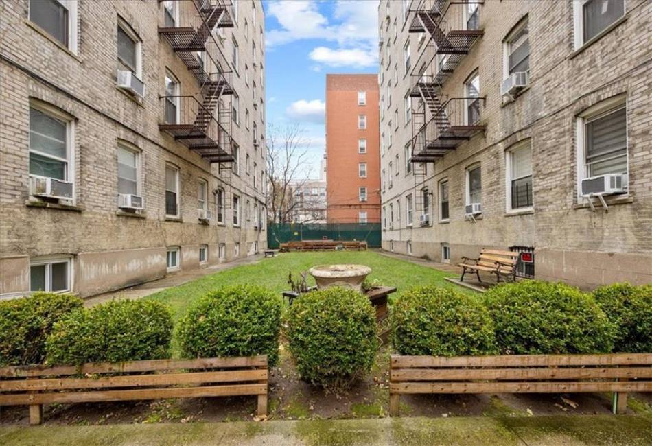 763 Ocean Parkway, Brooklyn, New York 11230, 1 Bedroom Bedrooms, ,1 BathroomBathrooms,Residential,For Sale,Ocean,488312