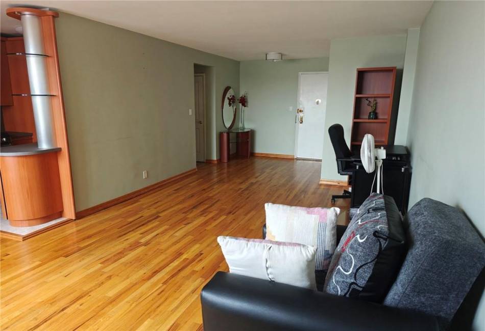 7000 Bay Parkway, Brooklyn, New York 11204, 1 Bedroom Bedrooms, ,1 BathroomBathrooms,Residential,For Sale,Bay,488321