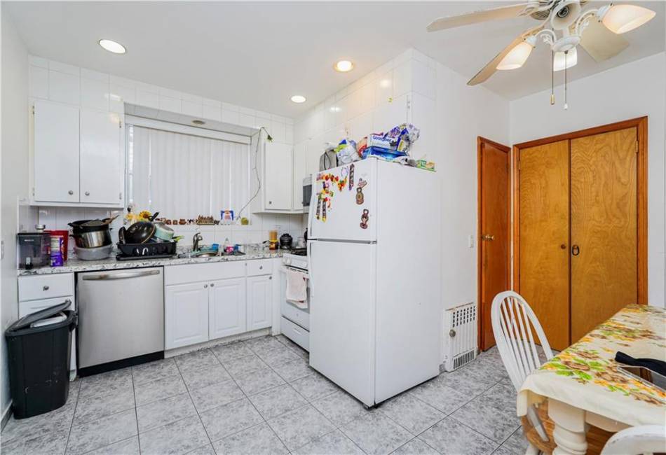 2128 West 8th Street, Brooklyn, New York 11223, 6 Bedrooms Bedrooms, ,3 BathroomsBathrooms,Residential,For Sale,West 8th,488335