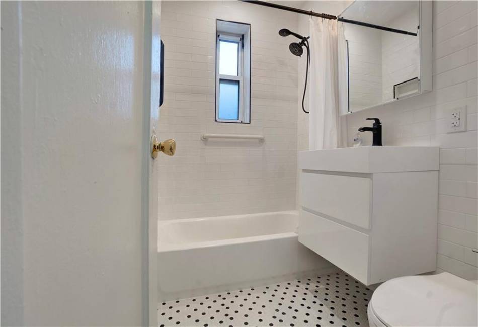 286 Corbin Place, Brooklyn, New York 11235, 2 Bedrooms Bedrooms, ,1 BathroomBathrooms,Residential,For Sale,Corbin,488337