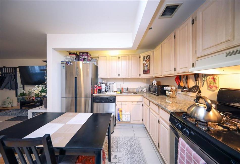 2546 Stillwell Avenue, Brooklyn, New York 11223, 2 Bedrooms Bedrooms, ,1 BathroomBathrooms,Residential,For Sale,Stillwell,488345