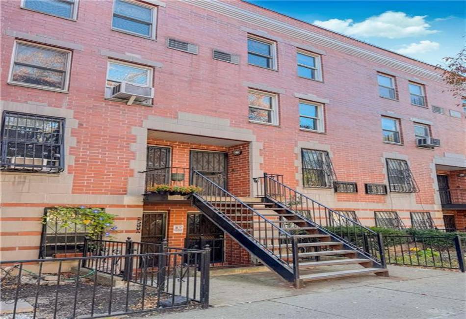 2560 Frederick Douglass Boulevard, New York, New York 10030, 2 Bedrooms Bedrooms, ,2 BathroomsBathrooms,Residential,For Sale,Frederick Douglass,488215