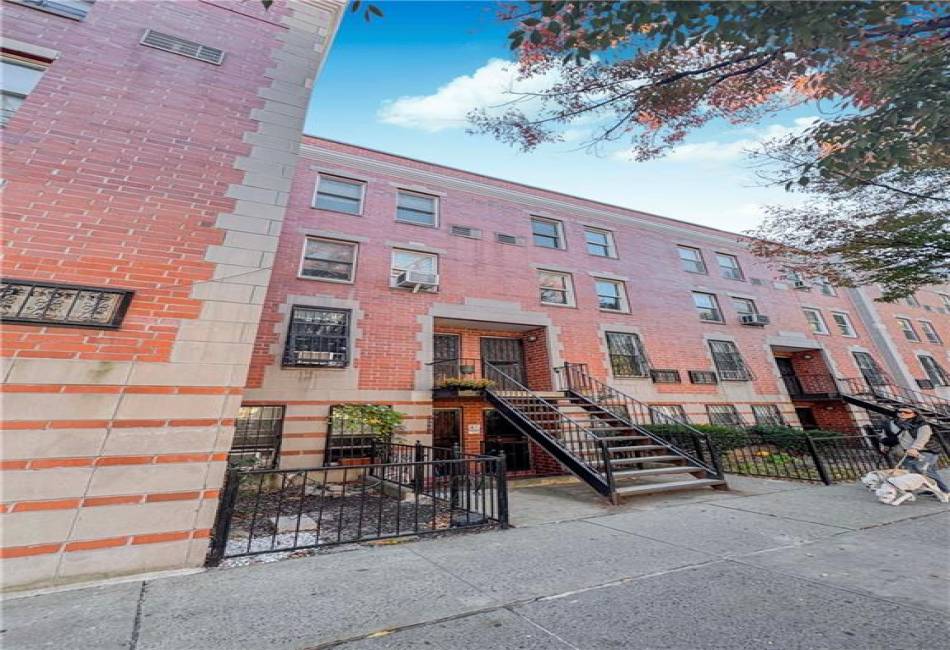 2560 Frederick Douglass Boulevard, New York, New York 10030, 2 Bedrooms Bedrooms, ,2 BathroomsBathrooms,Residential,For Sale,Frederick Douglass,488215